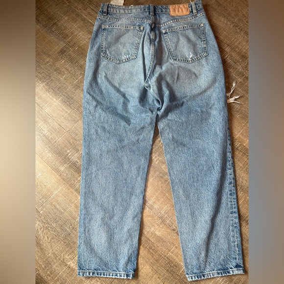 Zara (10) Distressed Denim Jeans - Picture 4 of 8